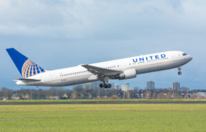 United Airlines Stock – Is It Overpriced?