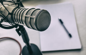 11 Best Investing Podcasts to Become Financially Independent in 2022