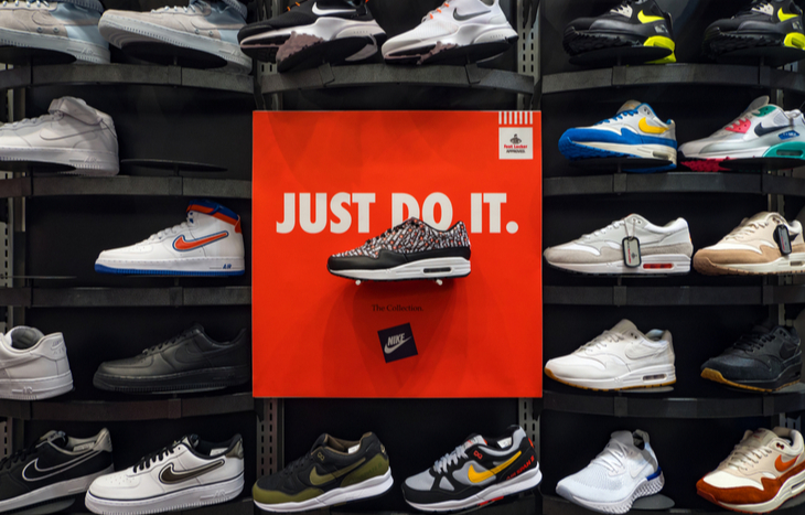 is nike a good stock to buy right now